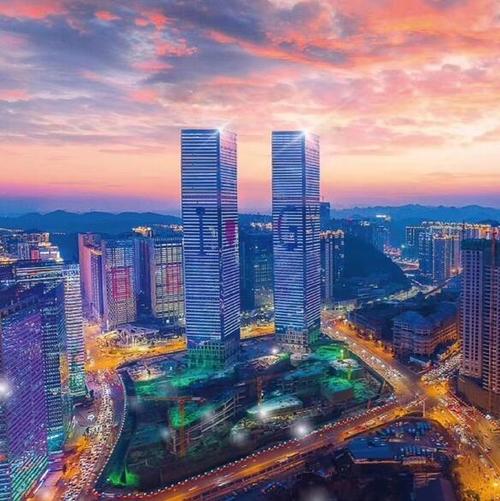 贵阳双子塔灯光秀广告发布服务 立足国际贸易中心，赋能品牌高光时刻